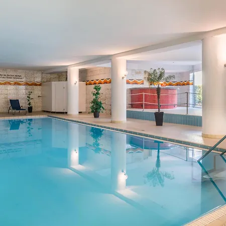 - Pool Fuer Familien