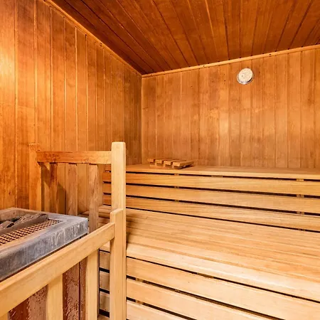 - Pool Fuer Familien *