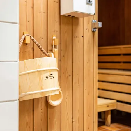 - Pool Fuer Familien *